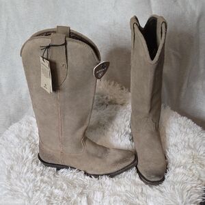 Ariat Classic Beige Western Boots